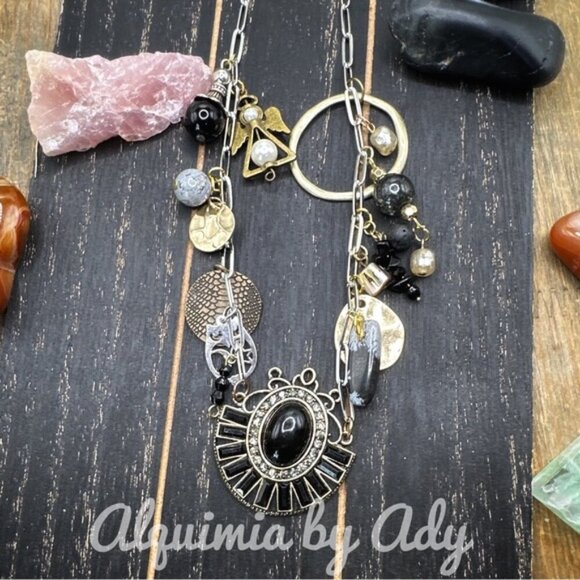 Black and gold multi charms necklace - Picture 4 of 4